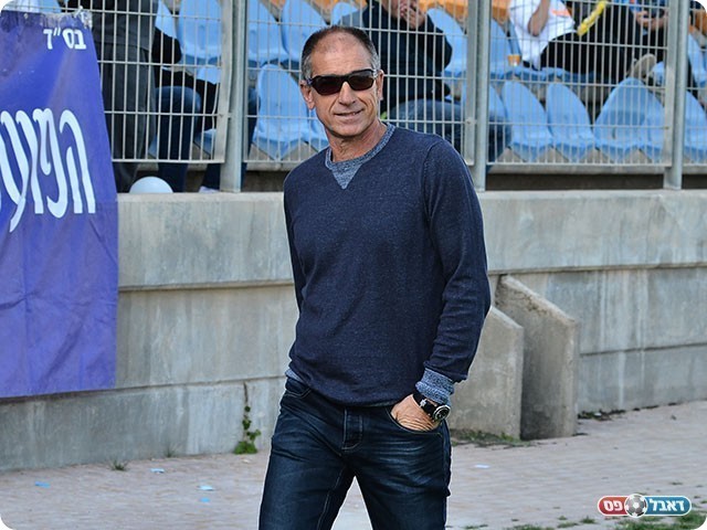 מאמן הקבוצה קלוד דהן (צילום: ארנון לוי)