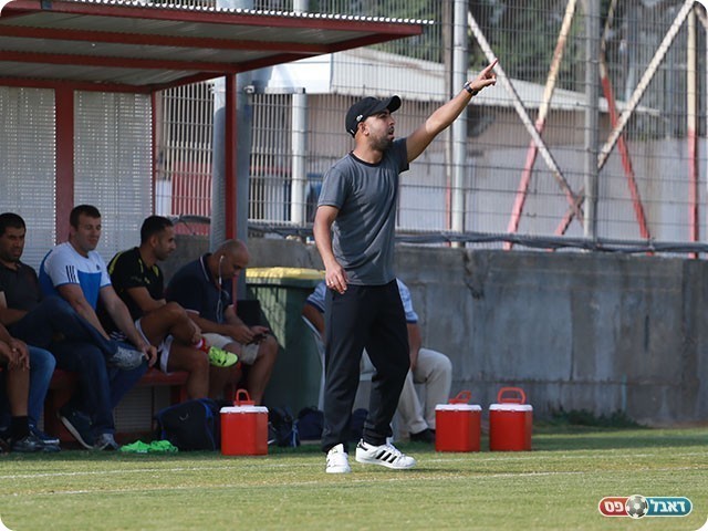 מאמן טירה מוחמד סמארה (קובי פורטל)