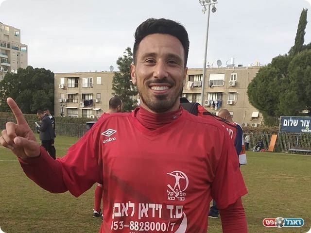 מוחמד פודי כובש שער הניצחון לכפר כנא (דאפר מחאמיד)