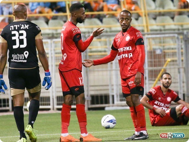 מנשה זלקה (מימין) (דני מרון)