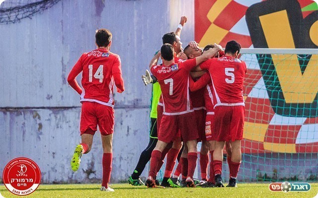 שחקני מרמורק חוגגים בוינטר (יוסי סוריק)