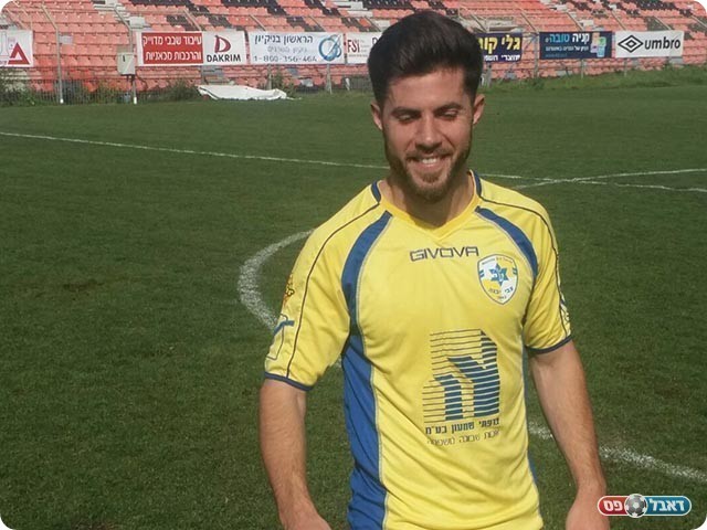 כובש השער לזכות יבנה. מזרחי (שלומי והבה)