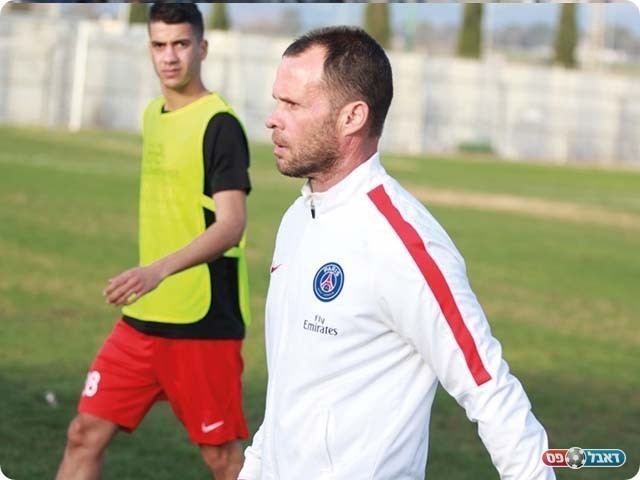 נועם שוהם. בצרות (דאפר מחאמיד)