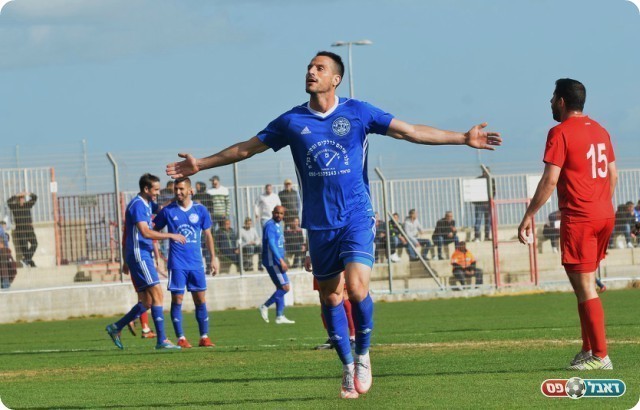 כובש השער השלישי. אברג'יל (אבי רביבו)