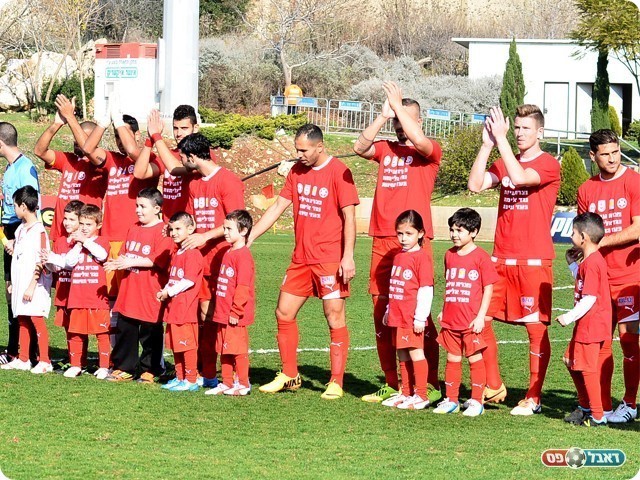 חודשיים ללא משכורות, שחקני נצרת עלית (צילום: ארנון לוי)