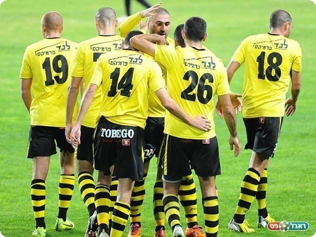 שחקני נתניה, העפילו לחצי הגמר  (צילום: רולנדי ברנשטיין) 