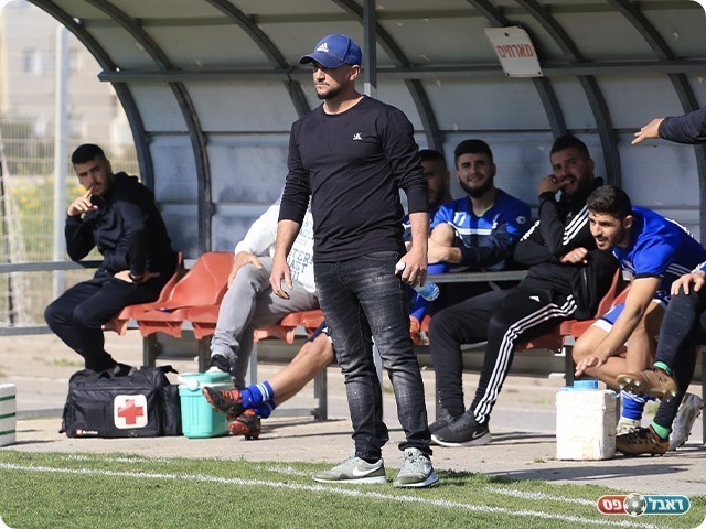 חניכיו צריכים להציג כדורגל טוב יותר. סארה (קובי פורטל)