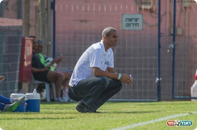 מאמן יפו. מאיר סומך (רפי נחמיאס)