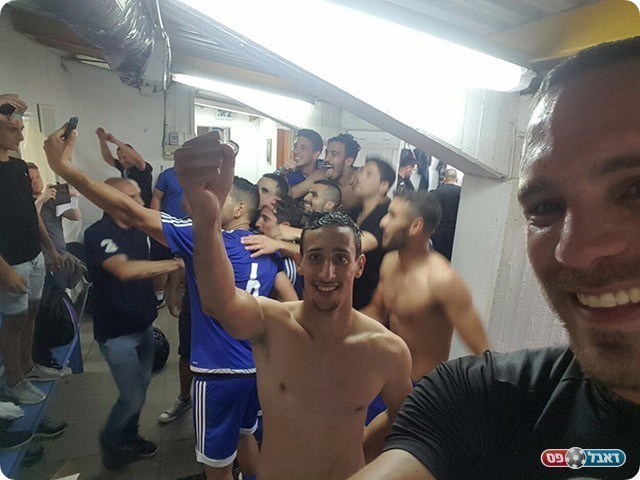 עומר בוארון ובר קרסנר מתוך חדר ההלבשה