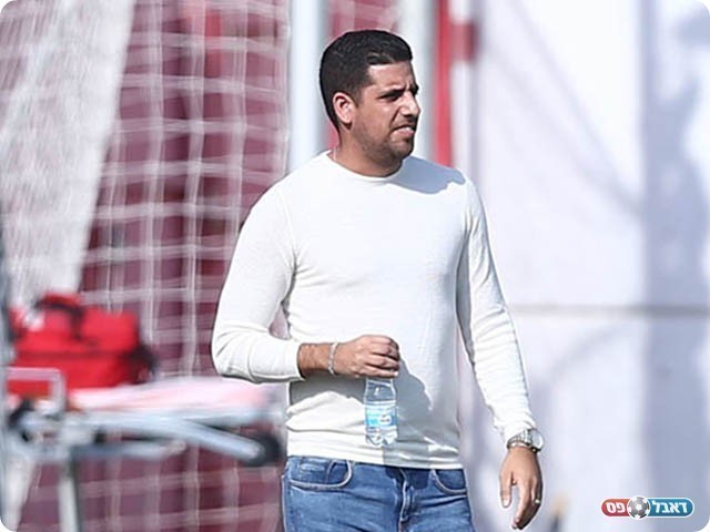 פתח ברגל ימין. בראון (payperlens)