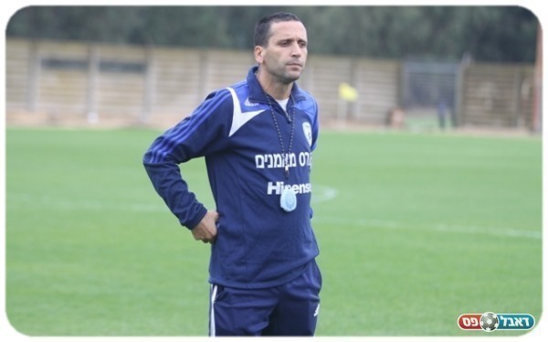 מאמן אולגה אייל עמר (צילום: שלומי גבאי)