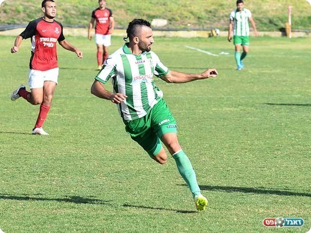 כובש השער המצמק, עמר זידאן (ארנון לוי)