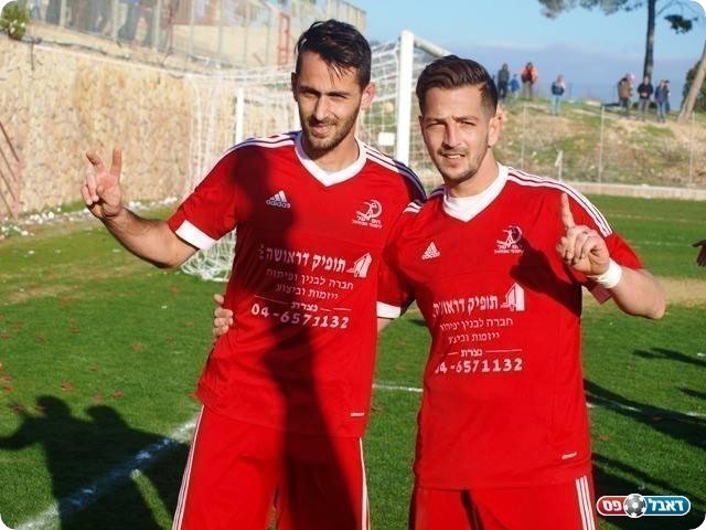 ענאן נסרלאדין (משמאל) (דאפר מחמיד)