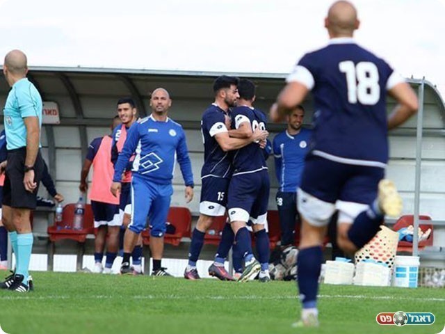 החל את החגיגה. עקיבא חוגג (עודד חסין)