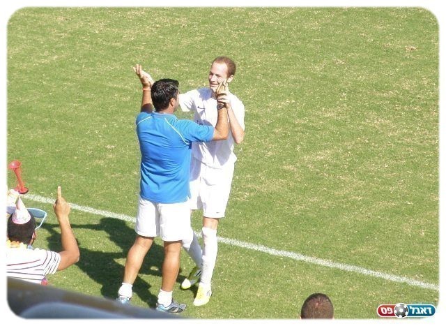 פטרושקה חוגג בזמנים שהיה תחת טיאר (אמיר שיבי)