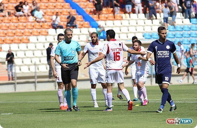 שחקני "רובי שפירא" באים בטענות לסמיניאן (עודד חסין)