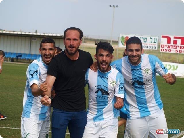 קייס זועבי (מימין לאילוז) (דאפר מחאמיד)