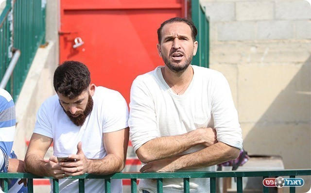 צחי אילוז ביציע (עודד חסין)