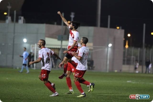 ביכולת אדירה. קדוסי (וואסים מוואסי)