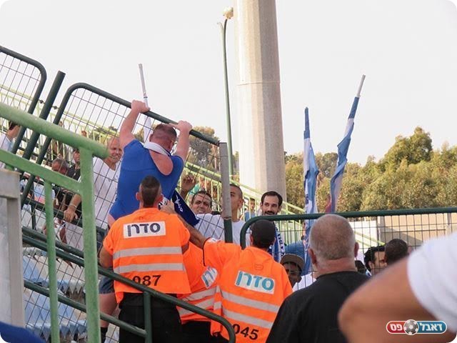 המאבטחים בפעולה (תומר רוט)