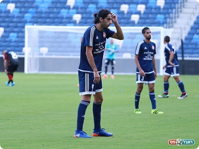 חלוץ טירה קובי בדש. לא היה היום במשחק (עדי מלול)