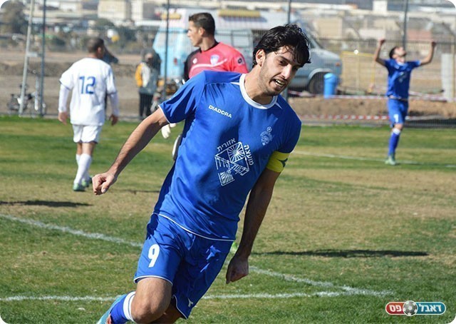 חלוצה של הבקעה. קובי בדש (פרנסיסקו דיסטסיו)