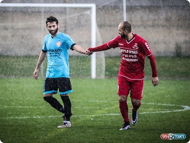 קובי שריקי (באדום) (וואסים מוואסי)