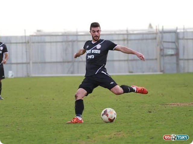 קובי מור במדי הפועל הרצליה (עדי מלול)