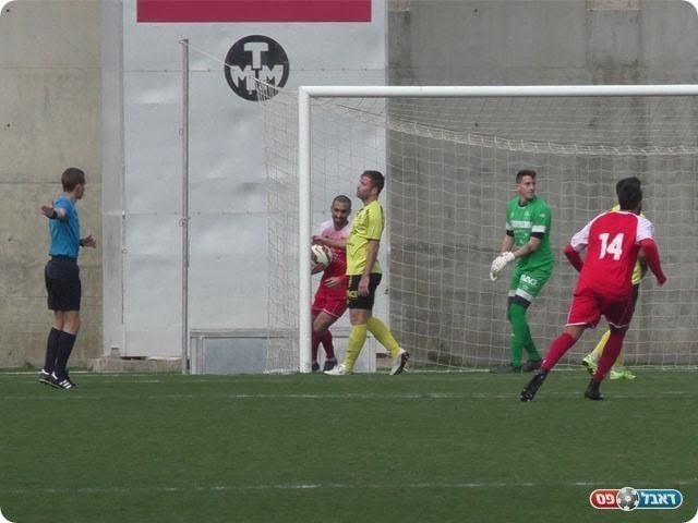 סרסור עם הראשון (שקד מורג)