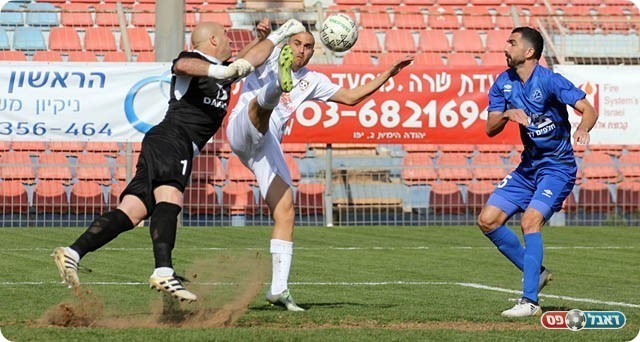 רוזנקוביץ' הודף בפתיחה מצב של גול מצבאג (לירן דורף)