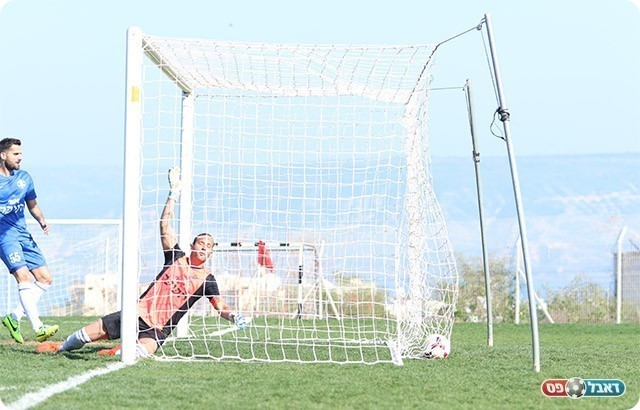 הכדור ברשת (עודד חסין)