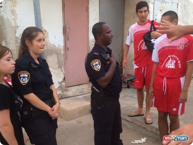השוטרים הגיעו לתת הסברים במקום ראש העיר