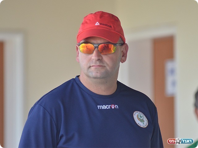 שחם במחצית (צילום: קובי פורטל)