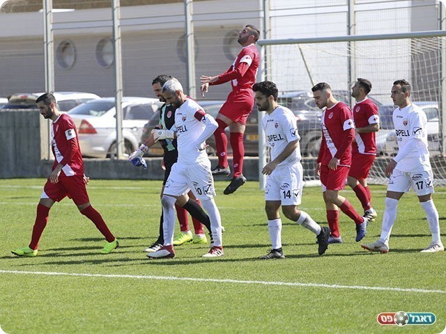 שחקני שתי הקבוצות (קובי פורטל)