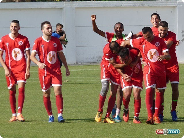 שחקני טירה (אלי שמואלי)