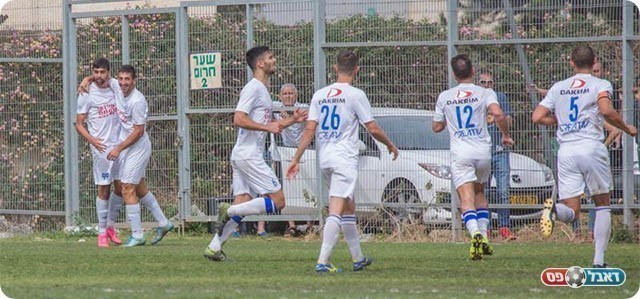 שחקני יפו חוגגים את ניצחון ענק (רפי נחמיאס)