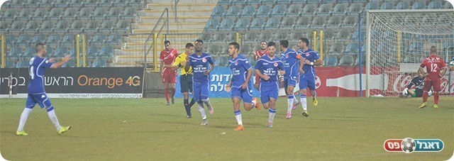 שחקני מגדל העמק אחרי השער השני (ארנון לוי)