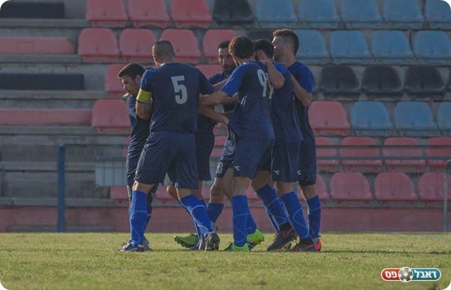 יחגגו נצחון שני? שחקני שכון (רפי נחמיאס)