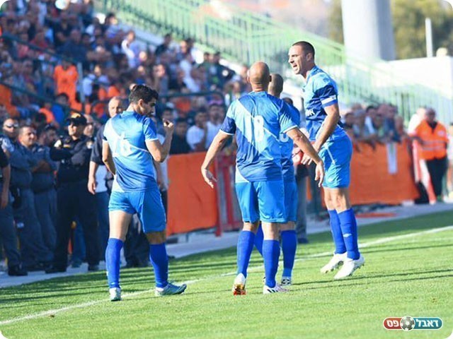 שחקני שעריים חוגגים ניצחון ענק (רולנדי ברנשטיין)