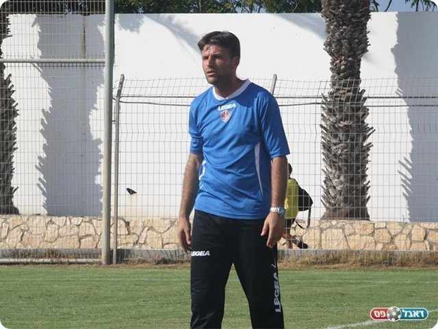 עוד הרבה עבודה יש לקטמון, שי אהרון (מיכה פישנזון)