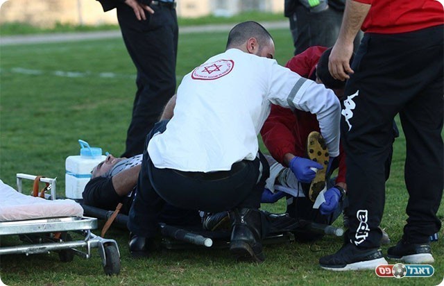 שלאבי מקבל טיפול (עודד חסין)