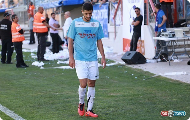 שטרית יורד מכר הדשא (עדי מלול)