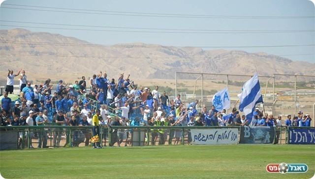 להוריד בפניהם את הכובע. אוהדי שעריים (פרנסיסקו דיסטסיו)