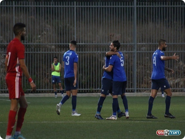 ימשיכו במסלול הניצחונות? שחקני שפרעם חוגגים (דאפר מאחמיד)