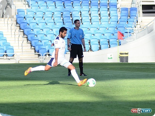 שפשה בועט (ארנון לוי)