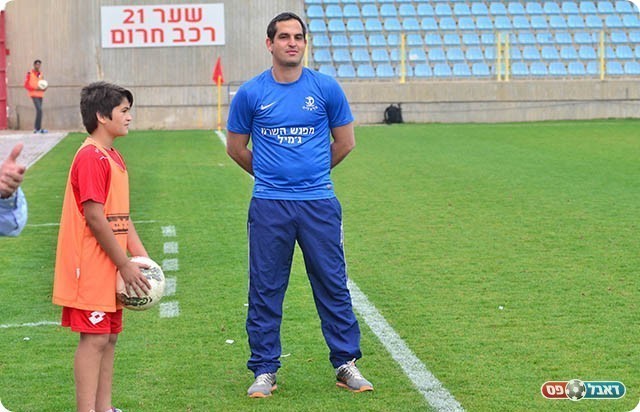 מאמן הרצליה, תומר אסולין (ארנון לוי)