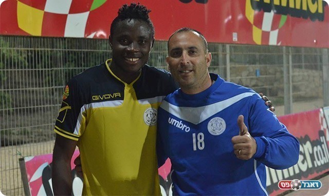 צפוי לעזוב. רחמים (מימין) (אבי רביבו, בסט בול)