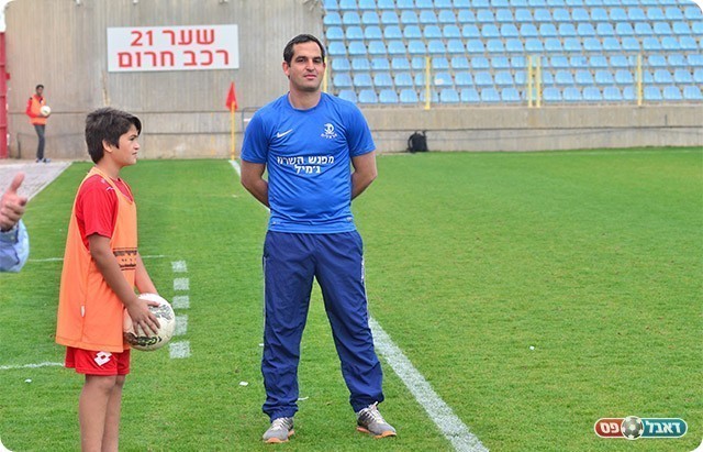 מאמן הרצליה, תומר אסולין (ארנון לוי)
