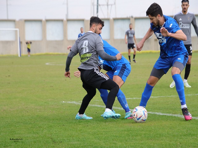 מוכרחים לנצח במודיעין. שחקני אילת במאבק מול שחקן חולון (בן מלניק)