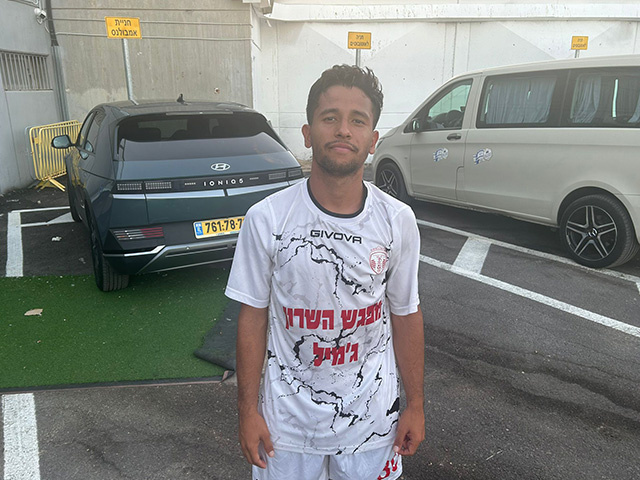 כובש שער הניצחון. לוי